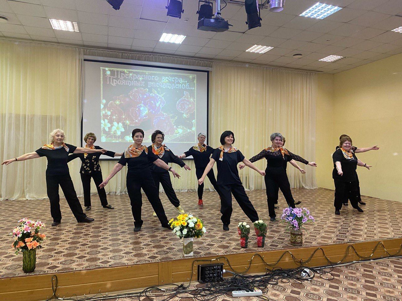 Вечер отдыха к 8 марта "Для милых дам" Вечер отдыха к 8 марта "Для милых дам"